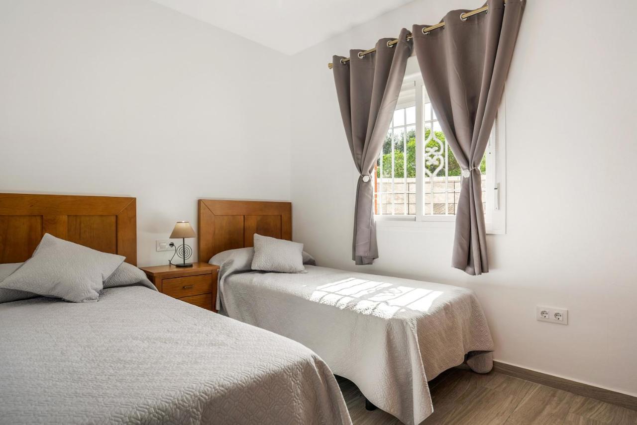 Вілла Casa Torre De Meca 1 Shared Pool Лос-Каньос-де-Мека Екстер'єр фото